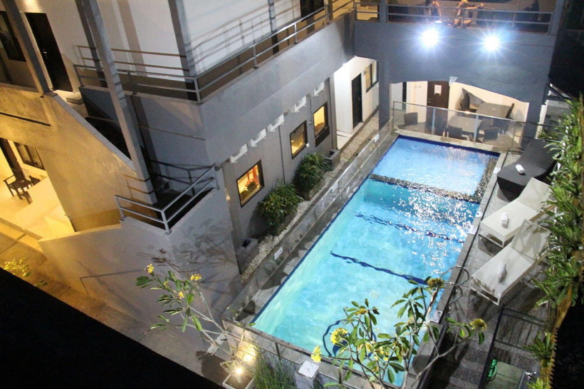 Rabasta Enjoy Kuta Hotel